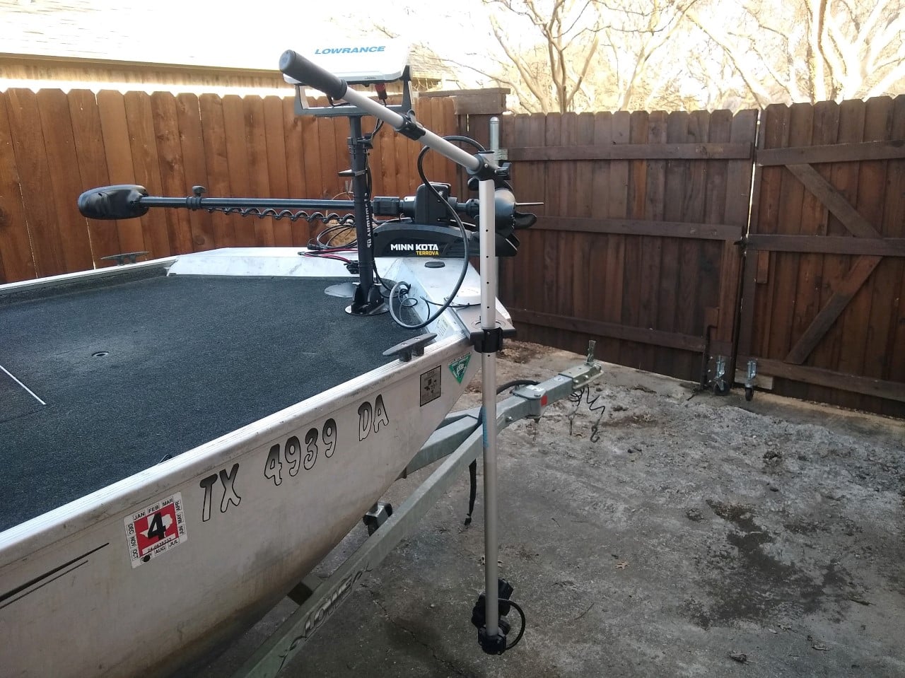 Lowe boat with sub plate